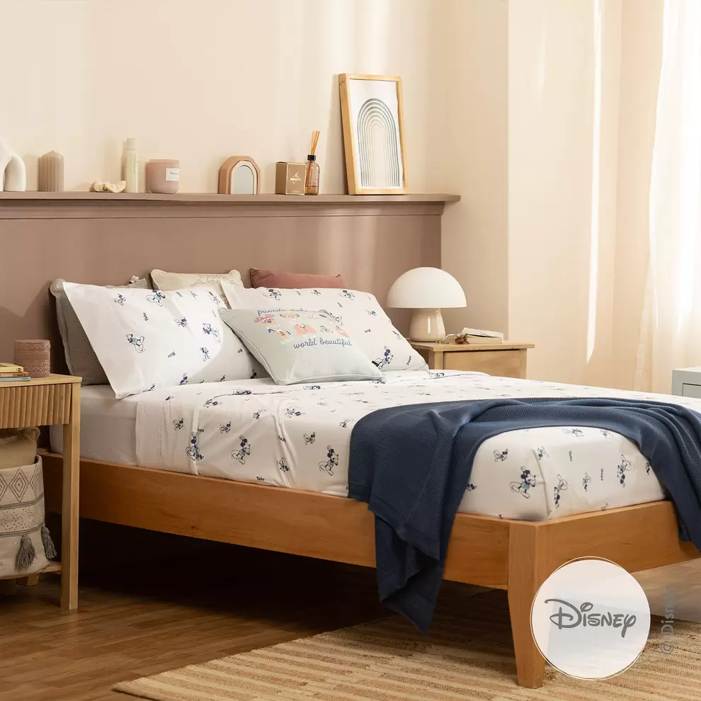 Oferta de Juego de Sábanas Queen Size Siesta Mickey por $69990 en Arredo