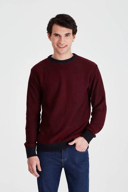 Oferta de Sweater cuello redondo Bordo por $3333 en Macowens