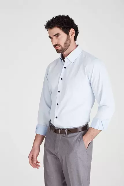 Oferta de Camisa de vestir ratier celeste por $5555 en Macowens