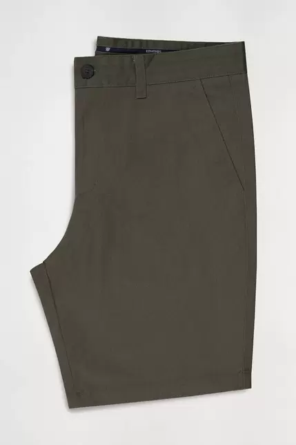 Oferta de Bermuda de gabardina verde oscuro por $4444 en Macowens