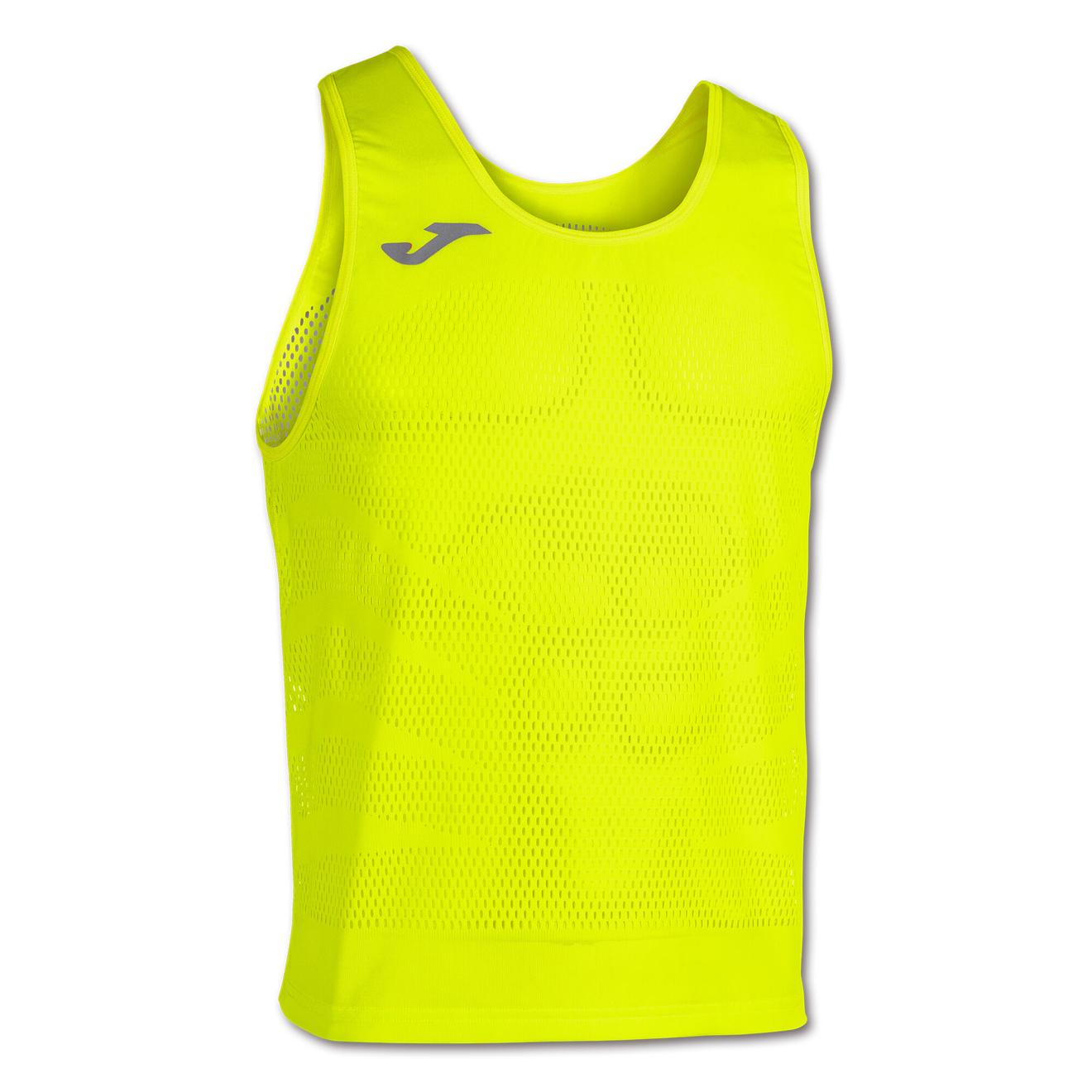 Oferta de Camiseta tirantes hombre Marathon amarillo flúor por $12,29 en Joma