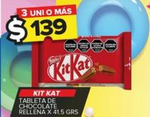 Oferta de Kit kat - tableta de chocolate rellena por $139 en Carrefour Maxi
